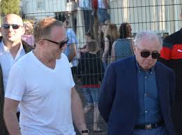 Cette semaine dans le top money, trace sports te présente les 5 plus riches propriétaires et actionnaires de clubs de foot. Classement Des Presidents De Club De Foot Les Plus Riches 2018