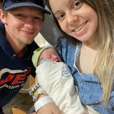 Appomattox rescue crews help deliver baby after mom goes into labor at home