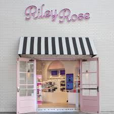 4 top hospitality branding agencies to help tackle your rebrand. Futurebrand Retail Hospitality Experience