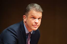 Trump more than $500 million to build a skyscraper in chicago. Deutsche Bank S Campelli Leads Race For Investment Bank Role Bloomberg