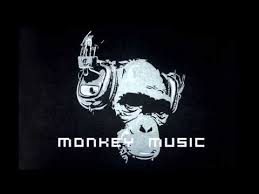 Il souffre d'un trouble dissociatif de l'identité, il lui arrive très souvent de se faire passer pour sa mère qui, en réalité, est morte. Bastille No Angels Wknd Remix Youtube