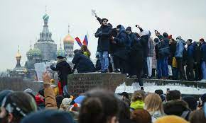 Перевод слова russian, американское и британское произношение, транскрипция, словосочетания, примеры использования. Russian Academics Decry Law Change That Threatens Scientific Outreach