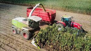 A la conduite du massey et du deutz du lycée. Ensilage Mais 2020 Le Meilleur En 5 Videos Agri Maker