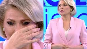 După episoadele traumatizante trăite de mirela vaida, când o femeie a încercat să o rănească, de două ori, când se afla la emisiunea acces direct, prezentatoarea emisiunii mireasa a făcut dezvăluiri. Clipe De GroazÄƒ Pentru Mirela Vaida Inainte De A Ajunge La Acces Direct Vedeta Tv A Post UrmÄƒritÄƒ De O MaÈ™inÄƒ SuspectÄƒ Buna Ziua Iasi Bzi Ro