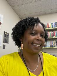 Awesome Aldi find. My hotdog earrings with mustard! 🌭