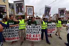 Le vendredi 20 septembre prochain, des millions de jeunes et d'adultes partout dans le monde feront une nouvelle fois la grève pour le climat. En Finir Avec L Ecologie Policee Et Policiere Les Dessous De La Marche Pour Le Climat Du 20 Septembre Acta