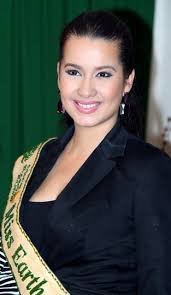 Hoa hậu Trái đất chia sẻ cùng người dân Phú Yên