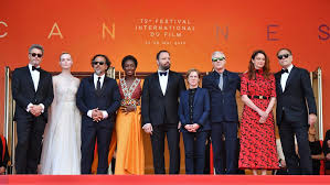 The entire 72nd edition of the festival thanks to live coverage in 2019 of articles, photos, audios and videos. Le Palmares Du 72e Festival De Cannes Donne L Impression De Ne Vouloir Froisser Personne Le Soir Plus