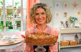 Famosa por sus tortas, postres y platos dulces, maru botana, cocinera y conductora, nos da tres recetas muy frescas y veraniegas para que puedas hacer en tu casa. La Receta De Tarta De Manzana De Maru Botana Para Esta Cuarentena Cienradios