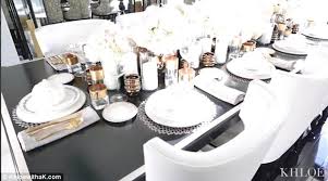 28 september at 06:48 ·. Khloe Kardashian Brings Camera To Her Thanksgiving Dinner Daily Mail Online