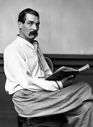 Noted for his mellifluous baritone voice, burton established himself as a formidable shakespearean ac. Richard Francis Burton Wikipedia