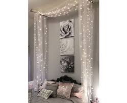 Ubah kamarmu secantik kamar di tumblr dengan lampu hias cara membuat lampu tumblr huruf terbaik dari model hiasan lampu tumblr di kamar cara membuat lampu tumblr huruf, cara yang sangat mudah unutk menghias kamar kos anda kan dinding minimalis penuh inspirasi hanya. 8 Ide Memasang Lampu Tumblr Untuk Mempercantik Kamar Bukareview