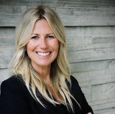 Amber Nye's Instagram, Twitter & Facebook