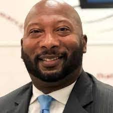 Laramie Banks's Instagram, Twitter & Facebook