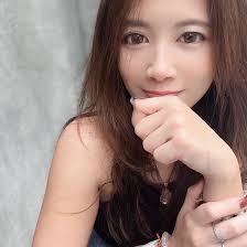 男人記住老婆不是你的保姆。 娶回家不是來伺候你的， 娶回家是要用心疼的。 女人要求男人的只是理解女人的日常