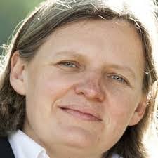 Lynda Carmichael's Instagram, Twitter & Facebook