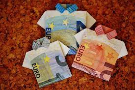 10 Euro 20 Euro 5 Euro Bank Note Cash And Cash Equivalents Currency Euro Folded Folding Technique G Reserve D Or Budget De La Chambre Banque Centrale