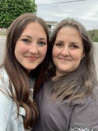 Denise Lowery's Instagram, Twitter & Facebook