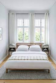 24 Cozy Modern Simple Guest Bedroom Decorating Ideas Bedroomdecor Bedroomdecoratingideas Bedro Small Guest Bedroom Minimalist Bedroom Design Simple Bedroom