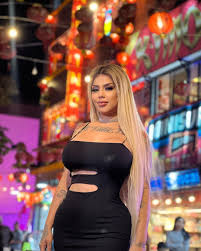 La reconoces? Mona comparte cómo se veía antes de ser famosa |FOTOS -  Infobae