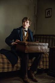 смотреть фильм гарри поттер 4 онлайн бесплатно в хорошем качестве Newt Scamander Totally Appeared In A Harry Potter Movie You Just Didn T Know Him Yet Krasavica I Chudovishe Hogvarts Garri Potter
