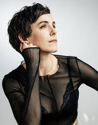 Lola Aries's Instagram, Twitter & Facebook