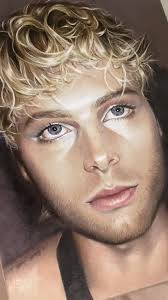 Drawing Portrait of Luke Hemmings: Art Tips and Sketching Techniques