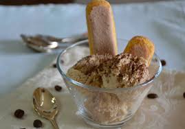 Battere a bassa velocità con l'attacco della paletta fino a quando non è espandibile. Gelato Al Tiramisu Con O Senza Gelatiera