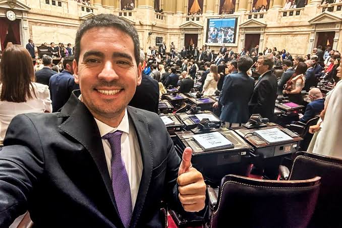 Quién es Adrián Ravier, el economista que discutía en X con Milei, ganó una  banca de diputado y llega para dar buenas noticias - LA NACION