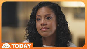 Sarah Manzi's Instagram, Twitter & Facebook