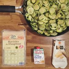 1 Couche De Ravioles Du Dauphine 1 Trait De Creme Fraiche Liquide 1 Couche De Courgettes Et Raviole Du Dauphine Recettes De Cuisine Recettes De Courgettes