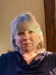 Karen Waring's Instagram, Twitter & Facebook