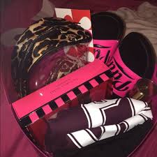 February 14th is just around the corner, and sweethearts all around the world are gearing up to shout their love from the rooftops. Victoria S Secret Valentine S Day Basket Pink Gift Basket Valentines Day Baskets Bff Birthday Gift