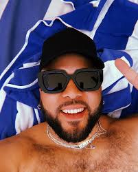 A few of my favorite moments from May. Summer loading 🤝 I'm late but I  greatly appreciate all the birthday wishes!! ❤️🙏🏽