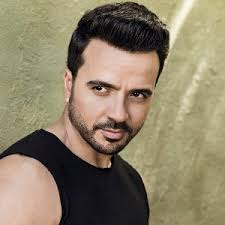 Born in puerto rico, when luis fonsi was 10 years old. Luis Fonsi Biography Age Wife Children Family Wiki More