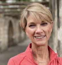 Paige Comstock's Instagram, Twitter & Facebook