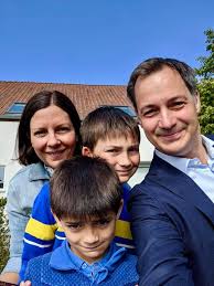 Approximately 2,000 alexander de croo photos available for licensing. Met Zijn Viertjes Naar De Stembus Alexander De Croo Facebook