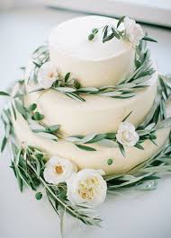 10 Simple Yet Stunning Ways To Use Greenery In Your Wedding Organic Wedding Cake Madison Wedding Organic Wedding