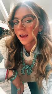 Can it be Friday already? #westernstyle #westernstyleinspo #godissogood  #rodeooutfits #fallwesternfashion #turqouisejewelry #ranchwomen  #cowgirlcheck #westernwomen #frostedcowgirlsboutique #turquoise ...