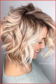 How To Make Short Hair Look Longer 148819 15 Trendy Hairstyles For Long Faces The Do Pinteres Messy Bob Hairstyles Champagne Hair Short Hair Balayage