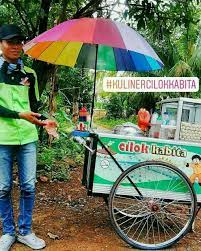 Kios es tebu rosi, warga kecamatan sukoharjo, kabupaten pringsewu ini memanfaatkan bak mobil pikup yang dimodifikasi untuk berjualan. Lowongan Kerja Dicari Tenaga Pedagang Cilok Keliling Dan Mangkal Langsung Wawancara Atmago