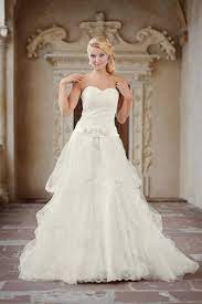 We did not find results for: Schmales Brautkleid Mit Abnehmbarer Schleppe Kleiderfreuden