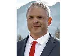 Whitney Wallace's Instagram, Twitter & Facebook