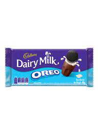 Milk chocolate with a vanilla flavour filling (38%) and biscuit pieces (12%). Cadbury Chocolate Dairy Milk Oreo Pck 40g Klikindomaret