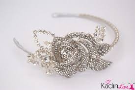 Boncuk Tasli Gelin Taci Modelleri Kadinlive Com Wedding Accessories Bridal Accessories Wedding Dress Accessories