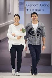 This Is The Prime Minister Of New Zealand Jacinda Ardern She S 37 She S The Youngest Female Head Of Government Love Her Style Business Women Airport Attire