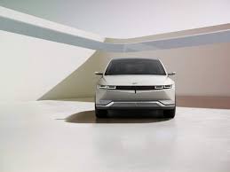 Hyundai has said it will follow the ioniq 5 with a sporty sedan, the ioniq 6, coming in 2022 and a large suv, the ioniq 7, in early 2024. Uez3dtk4cvjsem