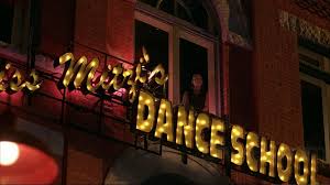 Il trailer italiano di shall we dance del 2004 con richard gere, jennifer lopez, susan sarandon, stanley tucci. Shall We Dance Blu Ray Release Date May 6 2008