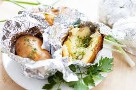 Recette Pommes De Terre Aux Herbes En Papillote Supertoinette Recette Recette Pomme Recette Pomme De Terre Recettes De Cuisine