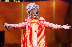 Ver las letras de celia cruz y escuchar la vida es un carnaval, lágrimas negras, burundanga (part. Celia Cruz Musical Details How The Show Will Reclaim The Cuban Singer S Story Billboard Billboard